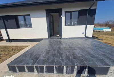 Casă cu 3 camere în Voinești - 12