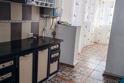 Apartament cu 4 camere decomandat în Central - 1
