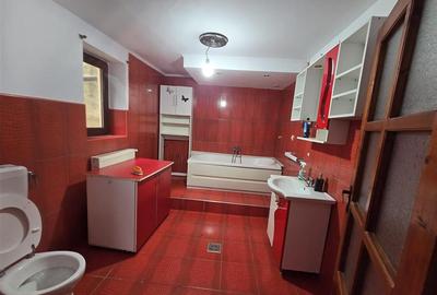 Casă individuală cu 4 camere cu Canalizare în Sud-Est - 11