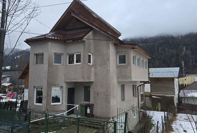 Casă cu 4 camere în Central - 5