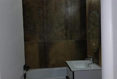 Apartament cu 3 camere decomandat în Horia - 2