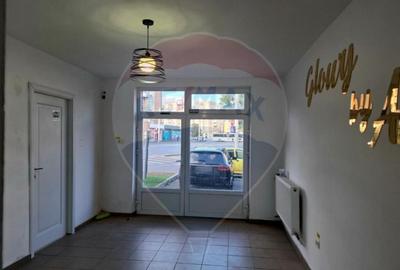 Spa?iu comercial 40mp de inchiriat in zona UTA Spa?iu comercial 40mp de inchiriat in zona UTA - 2