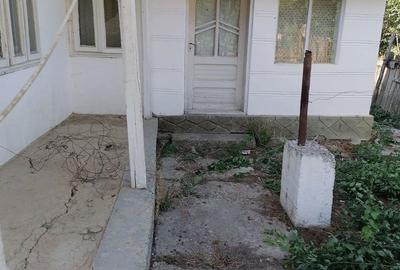 Casă în Vulturu - 4