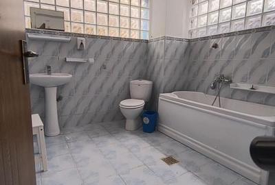 13 Septembrie- Casa Poporului- Uranus- adiacent - 4