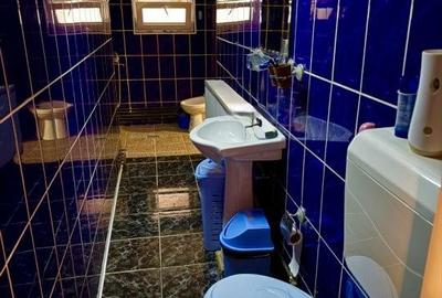Casă cu 4 camere în Central - 2
