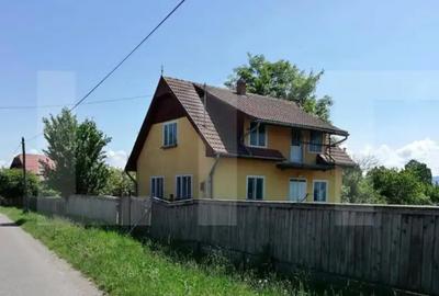 Casă cu 3 camere cu Teren 1856 Mp în Central - 11