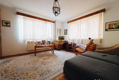 Casă cu 9 camere cu Teren 500 Mp în Praid - 10