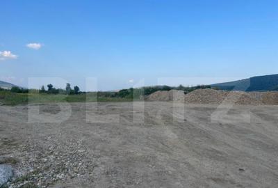 Teren de 5300 mp, în Central