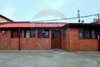 Casă cu 4 camere cu Teren 162 Mp în Dâmbovița