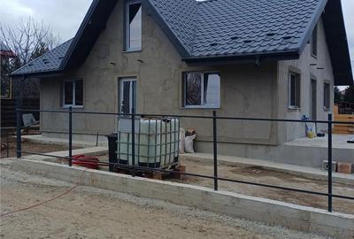 Casă cu 3 camere decomandat în Podu Roș - 3