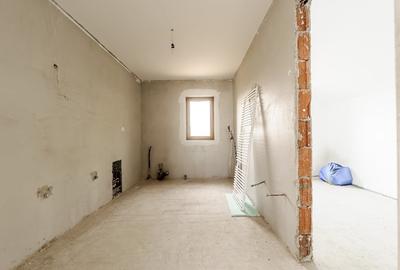 Casă individuală cu 4 camere cu Canalizare în Central - 3