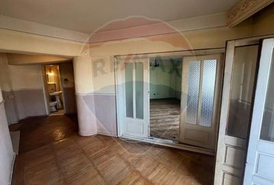 Apartament cu 4 camere de vanzare in zona Central Apartament cu 4 camere de vanzare in zona Central - 3