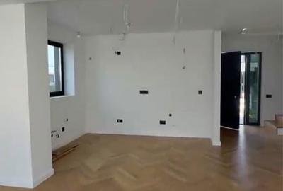 Casă cu 4 camere în Tunari - 7
