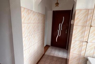Apartament in Vulcan (Hunedoara), ultracentral, mobilat - 2