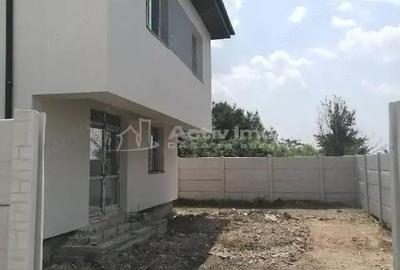 Casă cu Teren 300 Mp în Central - 2