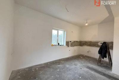 Duplex cu 3 camere de vanzare in Beregsau Mare, zona Centrala - 1