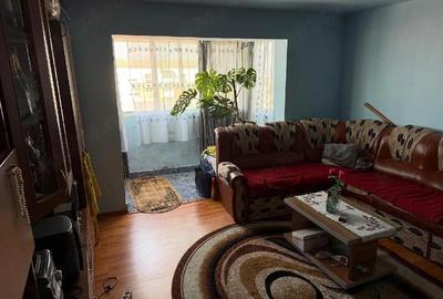 Apartament cu 3 camere decomandat în Central - 1