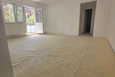 Apartament cu 3 camere semidecomandat în Central - 7