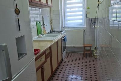 Apartament cu 2 camere semidecomandat în Fetești-Gară - 2