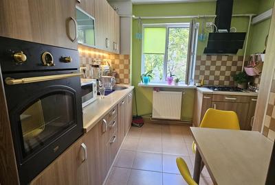 Apartament cu 3 camere semidecomandat în Gheorghe Lazăr - 1