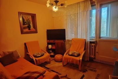 Apartament cu 4 camere decomandat în Central - 2
