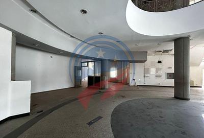 Spațiu comercial, de 477 mp, în Central - 11