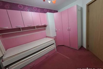 Pe Calea Victoriei de inchiriat un apartament cu 3 camere - 1
