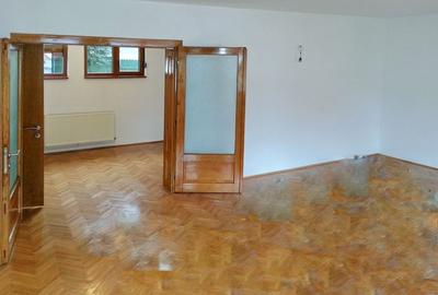 CASA DE VANZARE ULTRA-CENTRAL - locatie deosebita - 2
