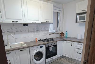 REA1024409 Apartament 3 camere de vanzare Lujerului