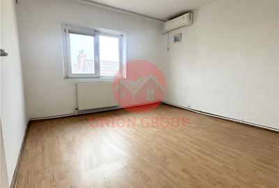 Apartament cu 4 camere decomandat în Km 4 - 20