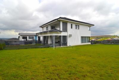 Casa 3 camere de vanzare in Dezmir
