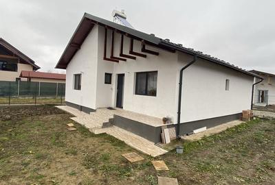 Casă cu 4 camere în Central - 1