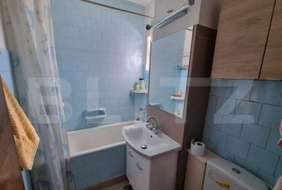 Apartament de vanzare, cu 3 camere, 64 mp, zona Craiovita No - 4