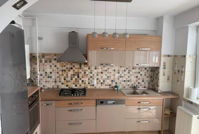 Apartament cu 2 camere decomandat în Apărătorii Patriei - 16