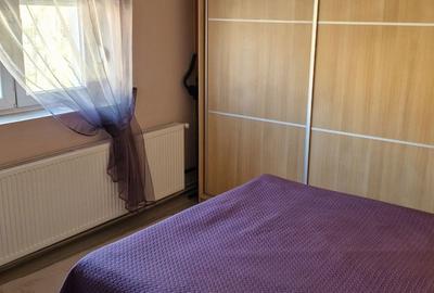 Apartament cu 3 camere semidecomandat în Central - 1