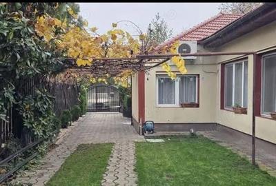 Casă cu 4 camere în Fratelia