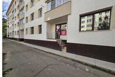 Spațiu comercial, de 55 mp, în Central - 6