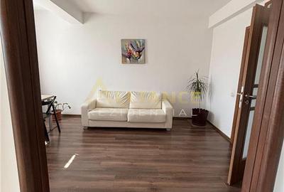 Apartament cu 3 camere semidecomandat în Central - 12