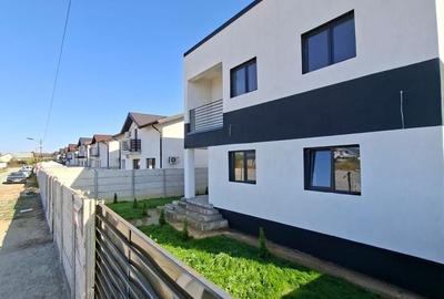 Casă individuală cu 4 camere cu Canalizare în Central - 7