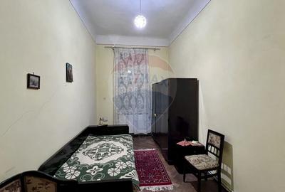 Casa interbelica de vanzare, 4 camere, ultracentral Galati - 7