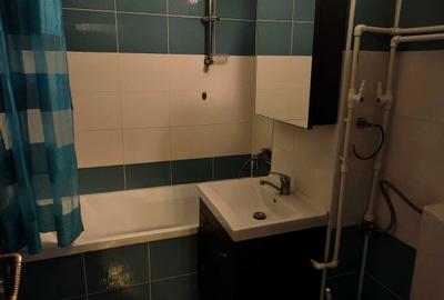 Apartament cu 2 camere decomandat în Km 4