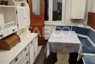 Apartament pretabil pentru afacerea ta 2 camere decomandat  Parter - 4