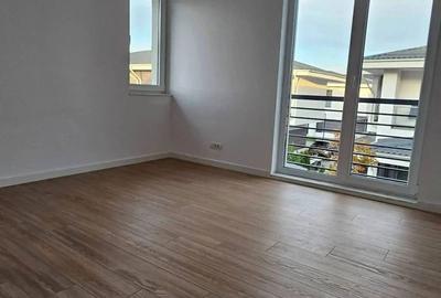 Casă cu 4 camere în Odăile - 3