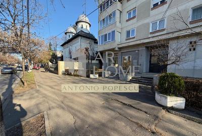 Spațiu comercial, de 65 mp, în Central - 9