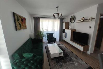 Apartament cu 2 camere decomandat în Tractorul