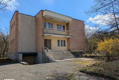 Casă cu 4 camere în Petros - 2
