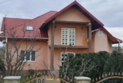Casă cu 6 camere în Vadu Moldovei - 2