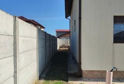 Casă individuală cu 5 camere cu Canalizare în Central - 14