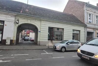 Spațiu comercial, de 147 mp, în Central - 13