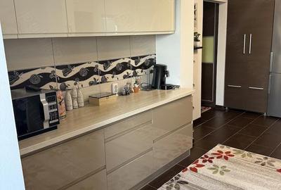 Apartament cu 3 camere decomandat în Nufărul - 1